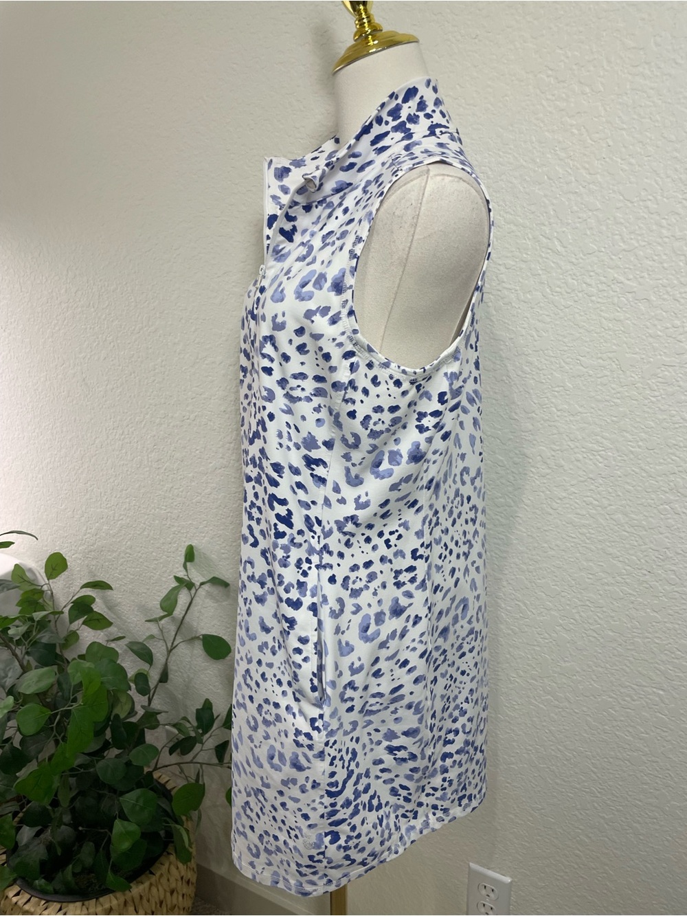 Tommy Bahama IslandZone Golf Dress Blue Leopard Print Stretch - Picture 2 of 10